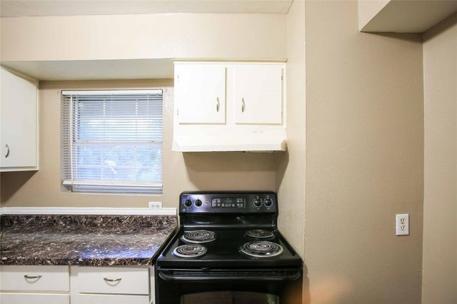 9406 Grannis Street D, Houston, TX 77075