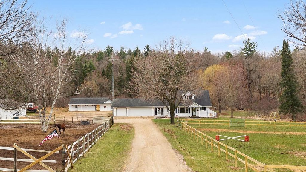 1135 County Road K, Wisconsin Dells, WI 53965