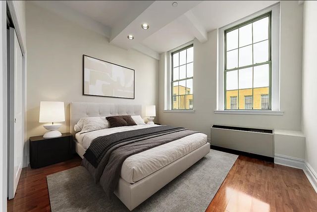 4502 Ditmars Blvd Apt 405, New York City, NY 11105