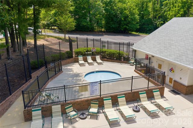1814 Golden Heights Court, Charlotte, NC 28214