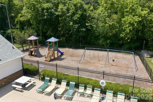 1814 Golden Heights Court, Charlotte, NC 28214