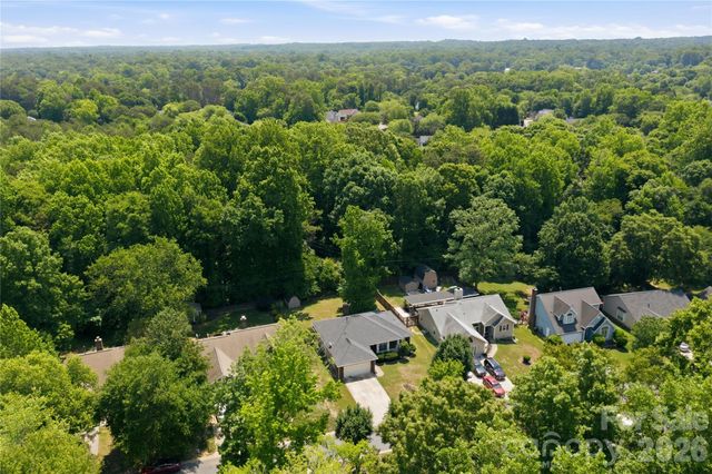 1814 Golden Heights Court, Charlotte, NC 28214