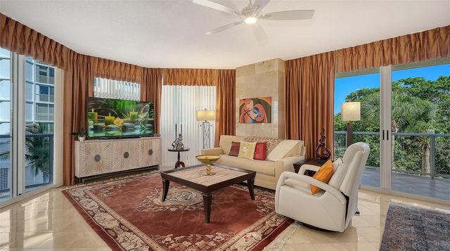 1800 BENJAMIN FRANKLIN DRIVE B207, Sarasota, FL 34236