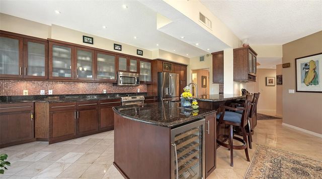 1800 BENJAMIN FRANKLIN DRIVE B207, Sarasota, FL 34236