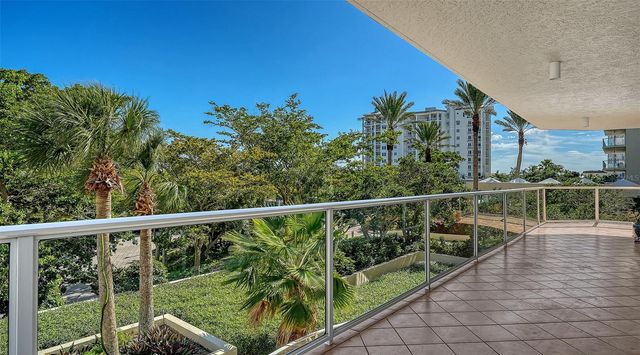 1800 BENJAMIN FRANKLIN DRIVE B207, Sarasota, FL 34236