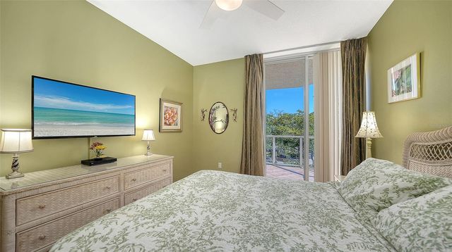 1800 BENJAMIN FRANKLIN DRIVE B207, Sarasota, FL 34236