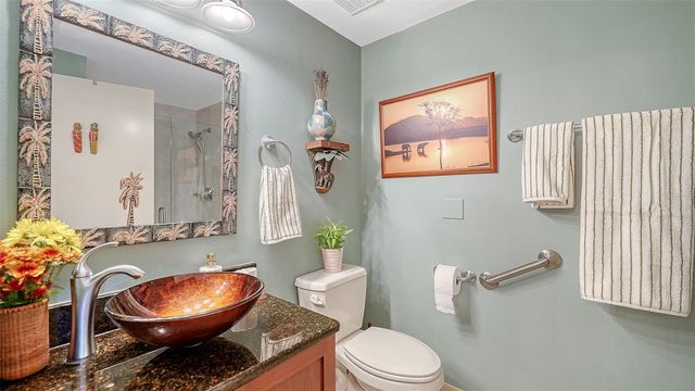 1800 BENJAMIN FRANKLIN DRIVE B207, Sarasota, FL 34236