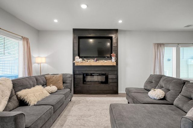 12818 Sunny Pass, Willis, TX 77318