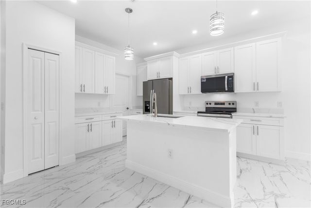 3227 Dale ST, Fort Myers, FL 33916