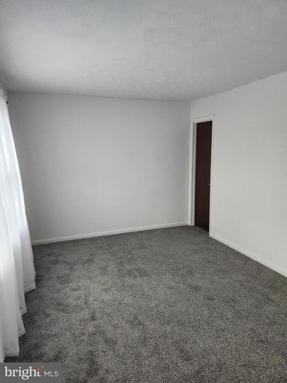 389 SURREY CLUB LN, Stephens City, VA 22655