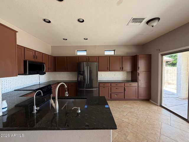 10807 W MONTE VISTA Road, Avondale, AZ 85392