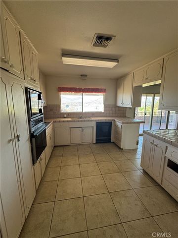 57523 Redondo, Yucca Valley, CA 92284