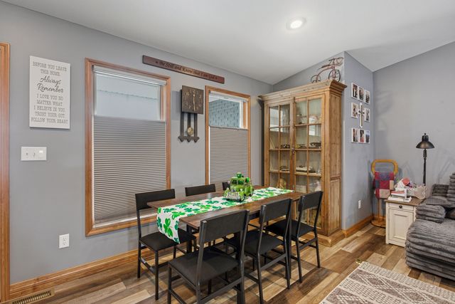 401A County Road 2500 Road N, Mahomet, IL 61853