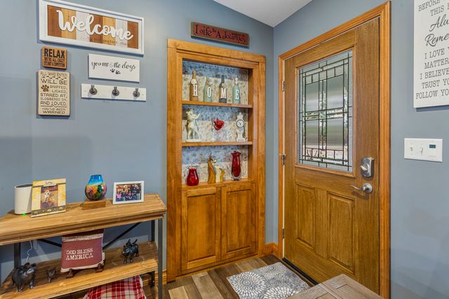 401A County Road 2500 Road N, Mahomet, IL 61853