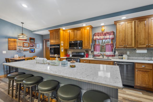 401A County Road 2500 Road N, Mahomet, IL 61853