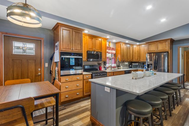 401A County Road 2500 Road N, Mahomet, IL 61853