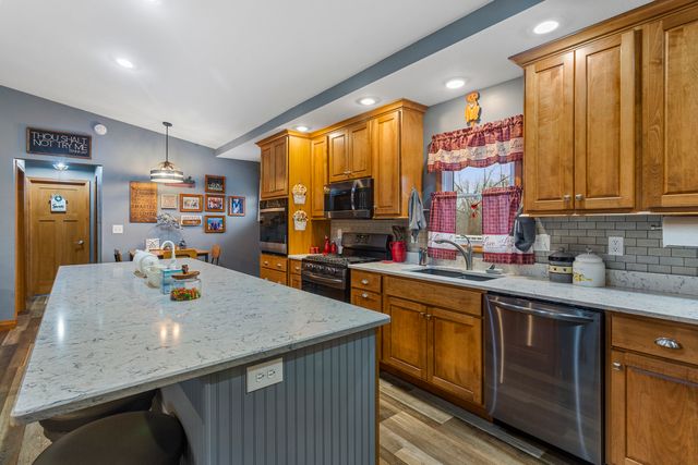 401A County Road 2500 Road N, Mahomet, IL 61853