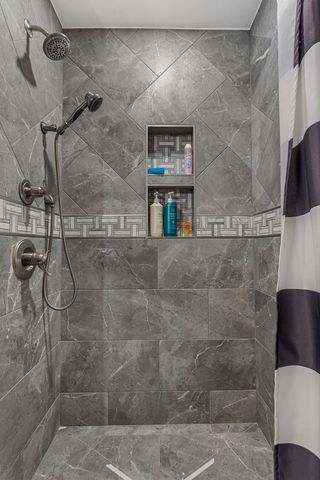 401A County Road 2500 Road N, Mahomet, IL 61853