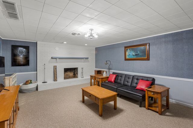 401A County Road 2500 Road N, Mahomet, IL 61853