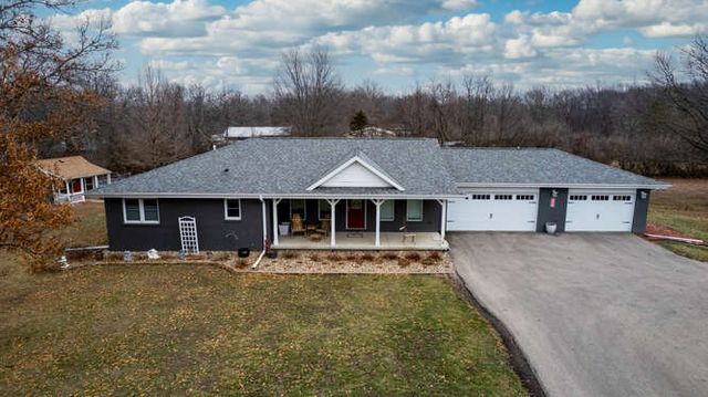 401A County Road 2500 Road N, Mahomet, IL 61853