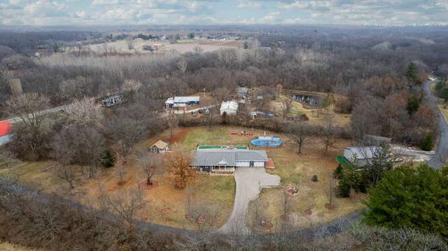 401A County Road 2500 Road N, Mahomet, IL 61853