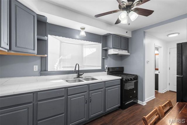 10532 Decker Avenue, St Louis, MO 63114