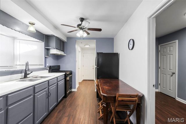 10532 Decker Avenue, St Louis, MO 63114