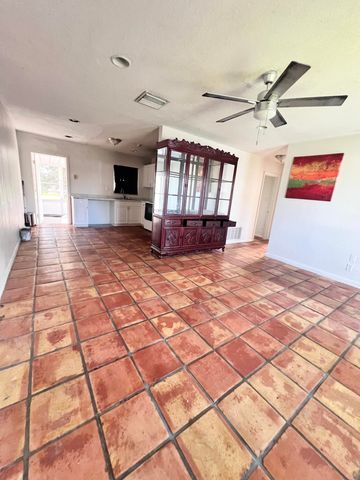 6711 NW 72nd Street, Tamarac, FL 33321