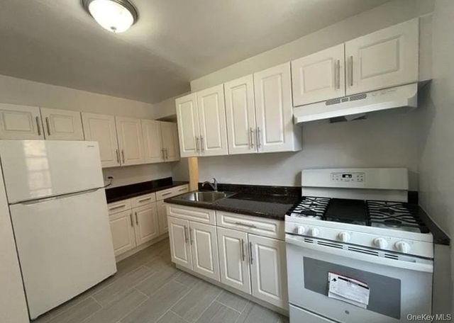 108-50 62 Drive 4R, Forest Hills, NY 11375