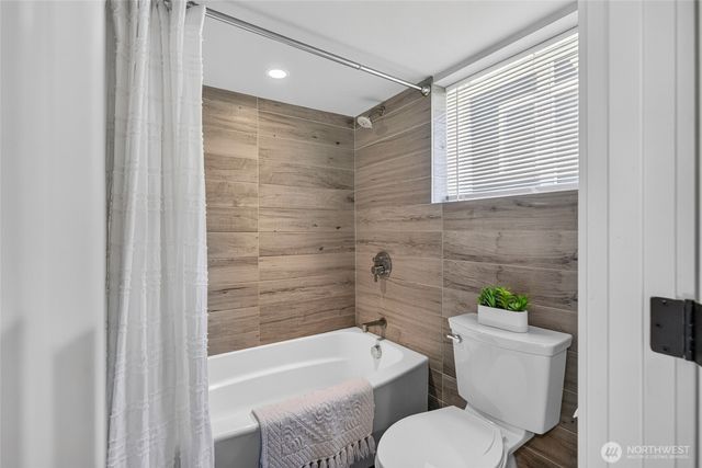 409 NE 60th Street, Seattle, WA 98115