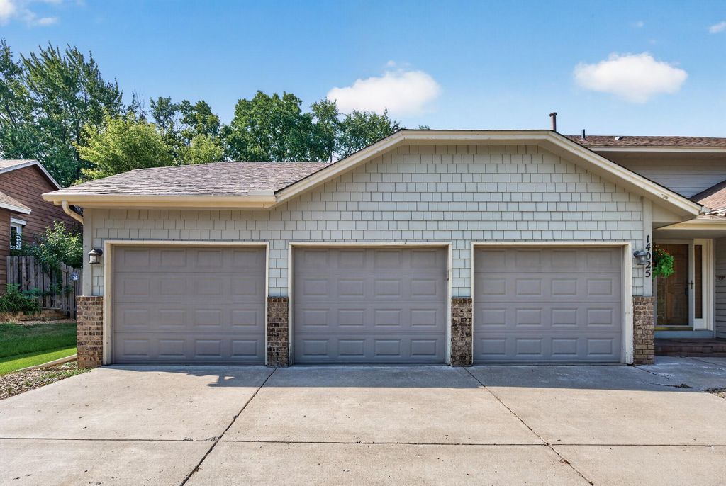 14025 87th Avenue N, Maple Grove, MN 55369 — photo 2