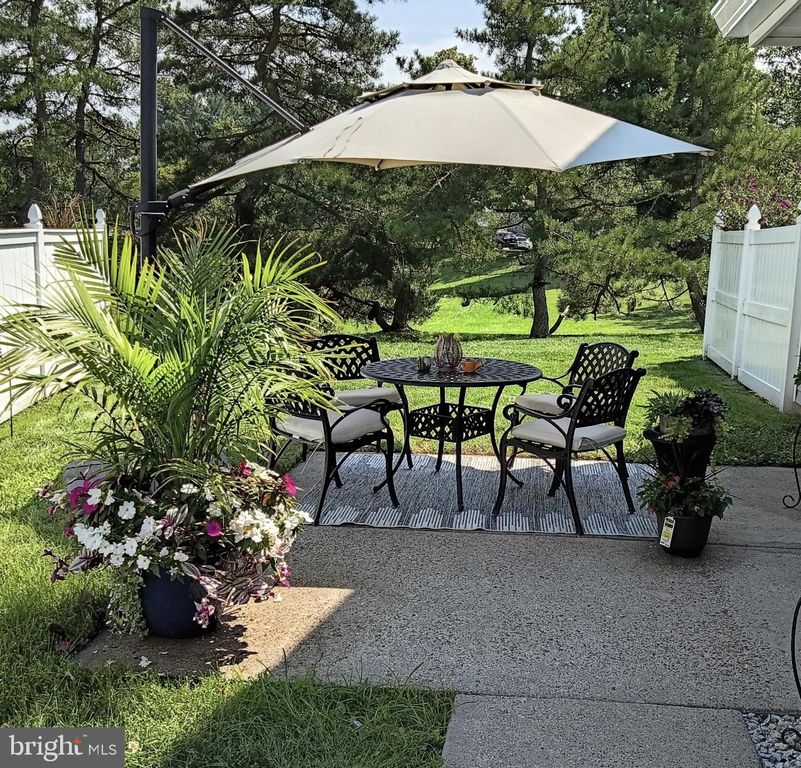 659-B ROSE HOLLOW DR #B, YARDLEY, PA 19067 — photo 2