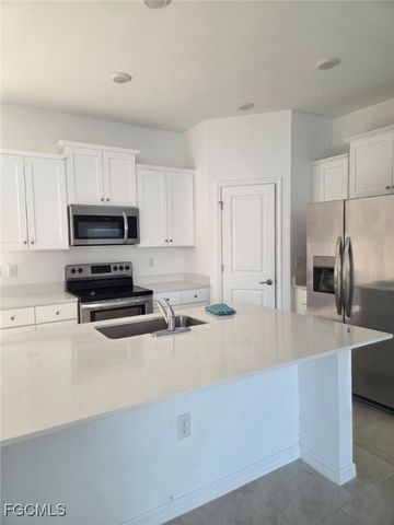 4125 NE 15th PL, Cape Coral, FL 33909