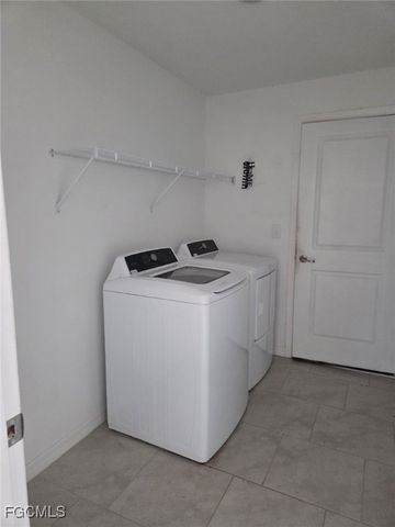 4125 NE 15th PL, Cape Coral, FL 33909