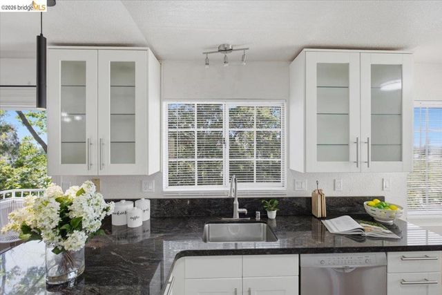 1025 Pinehurst Court, Concord, CA 94521