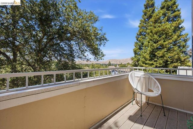 1025 Pinehurst Court, Concord, CA 94521