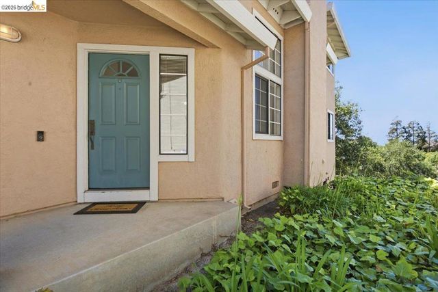 1025 Pinehurst Court, Concord, CA 94521