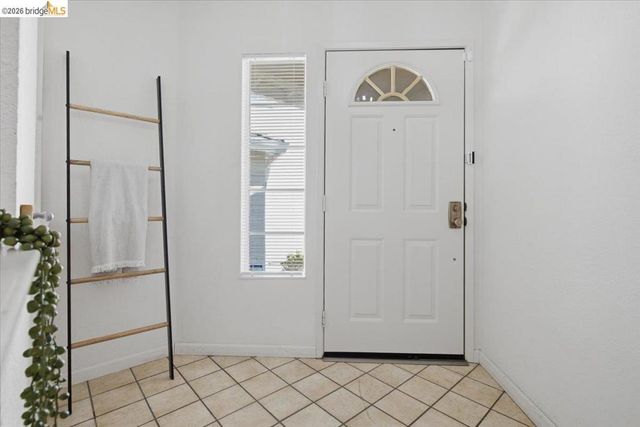 1025 Pinehurst Court, Concord, CA 94521