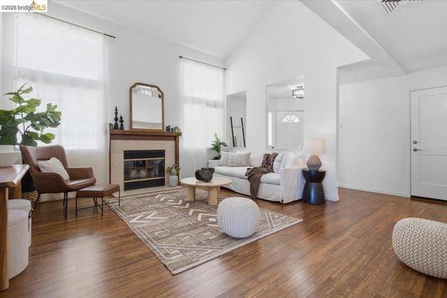 1025 Pinehurst Court, Concord, CA 94521