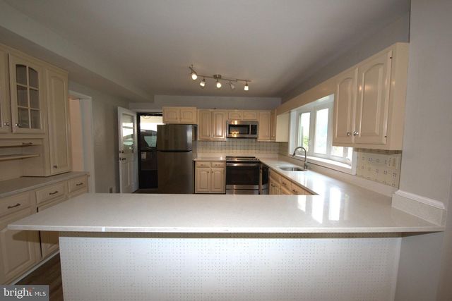 6933 TYNDALE ST, Mclean, VA 22101