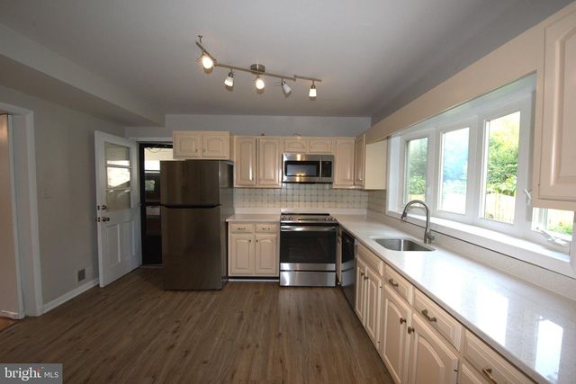 6933 TYNDALE ST, Mclean, VA 22101