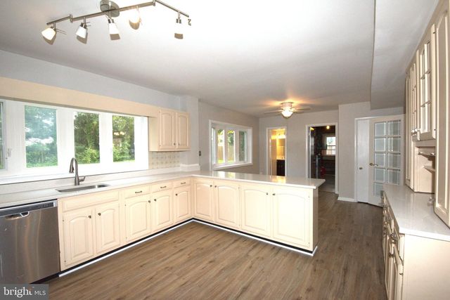 6933 TYNDALE ST, Mclean, VA 22101