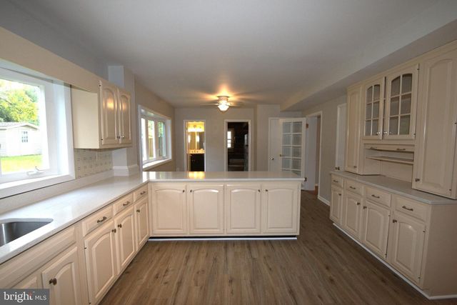 6933 TYNDALE ST, Mclean, VA 22101