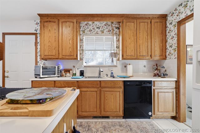 9867 S Maybelle Avenue, Jenks, OK 74037