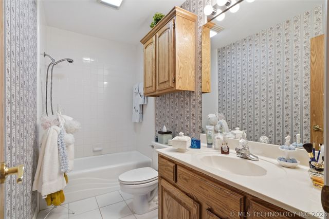 9867 S Maybelle Avenue, Jenks, OK 74037