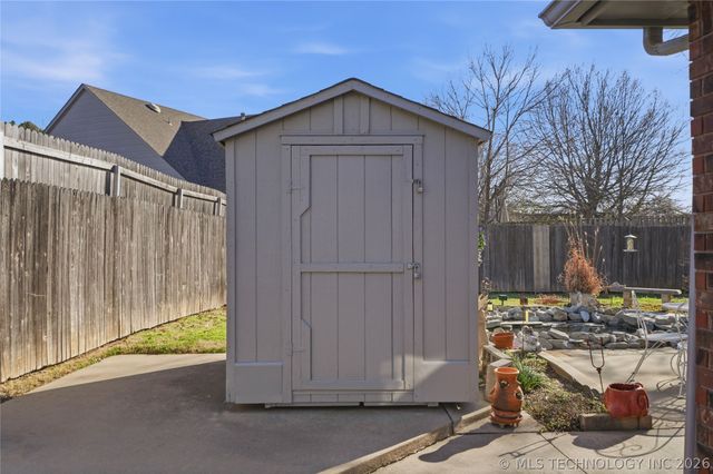 9867 S Maybelle Avenue, Jenks, OK 74037