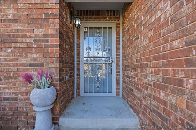 9867 S Maybelle Avenue, Jenks, OK 74037