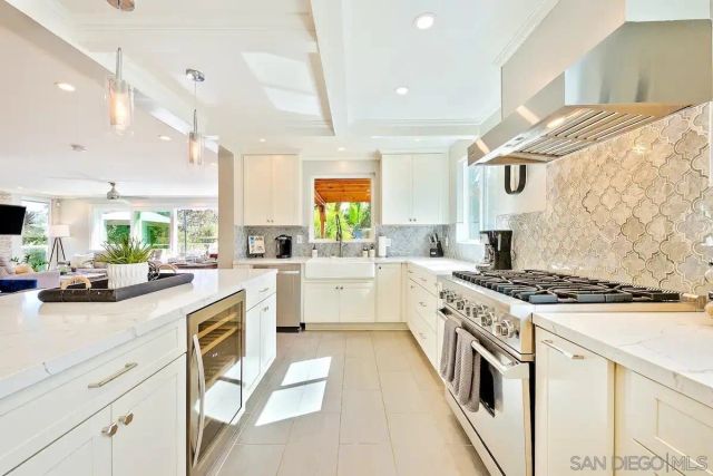 7904 Calle De La Plata, La Jolla, CA 92037