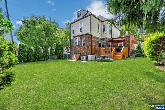 200-202 Oak Street, Weehawken, NJ 07086