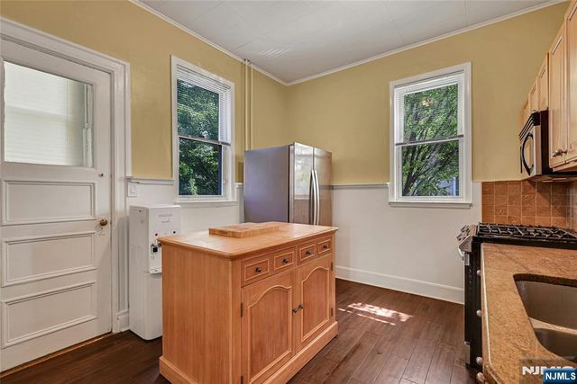 200-202 Oak Street, Weehawken, NJ 07086